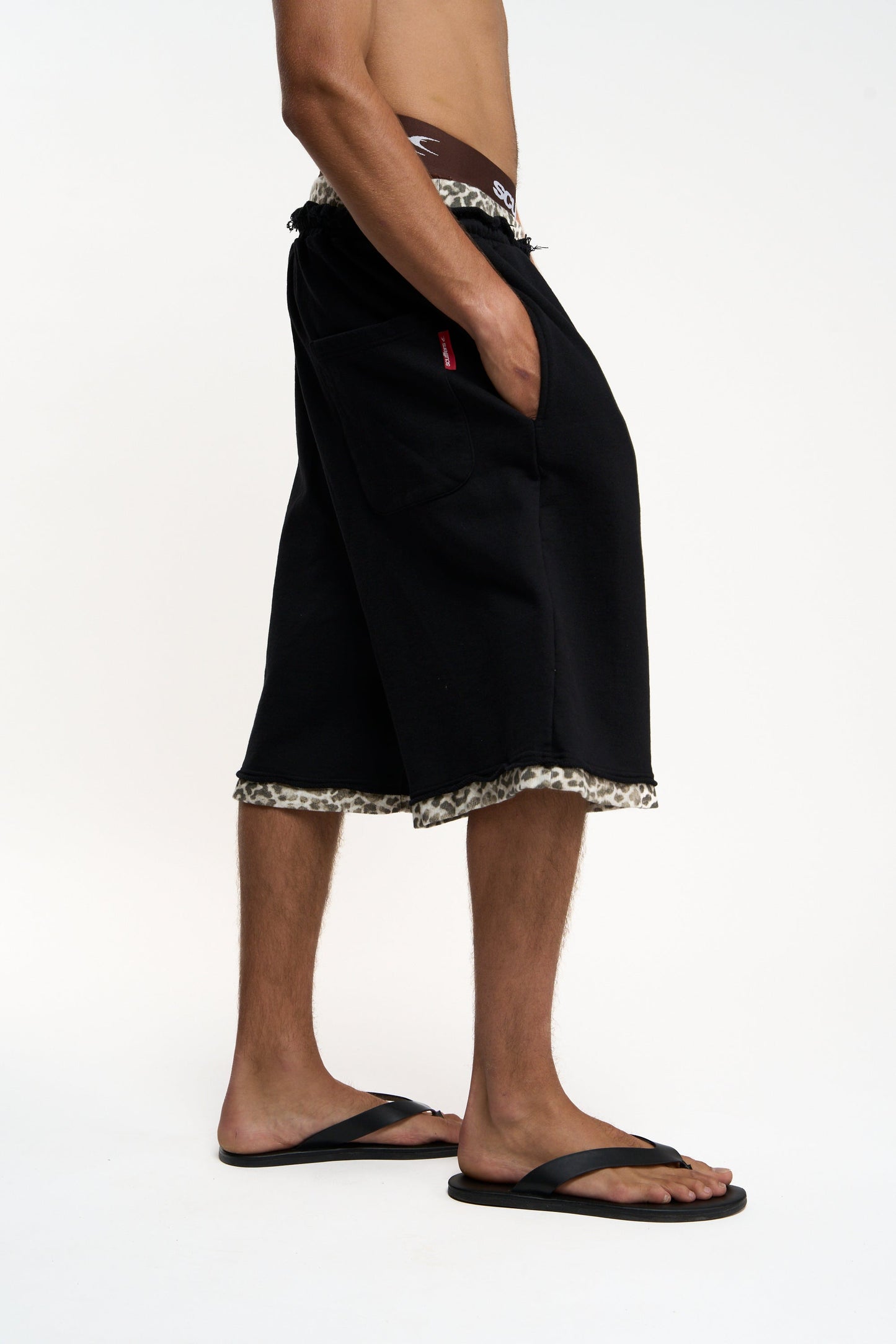 Leo Black Jorts