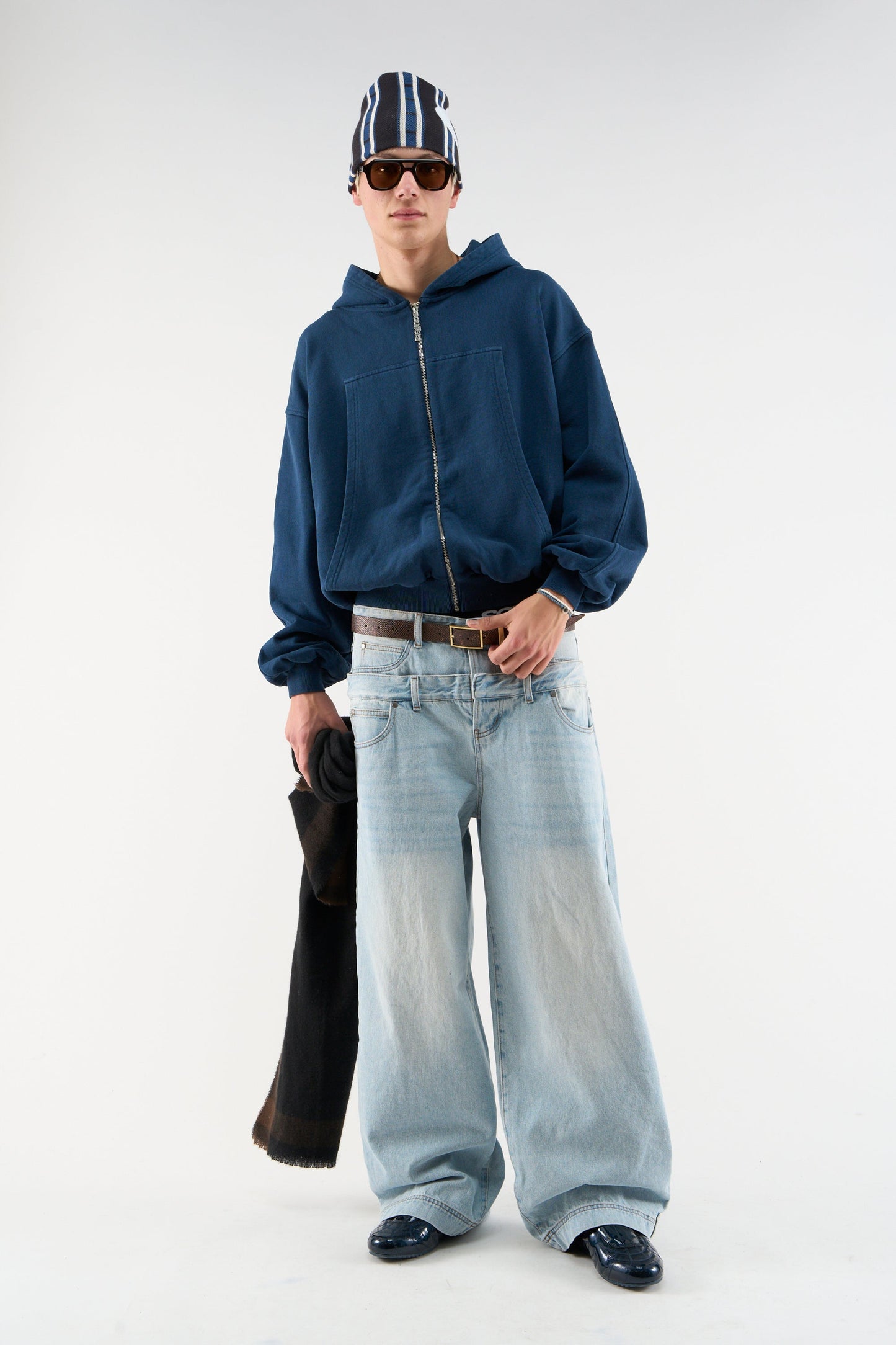 Pick Pocket Navy Zipper